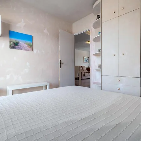 Apartment Mirador